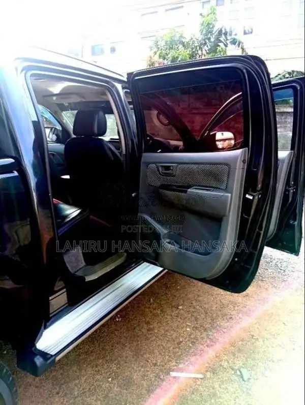 Toyota Hilux Vigo 2013 Pickup (Used)