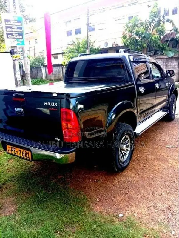 Toyota Hilux Vigo 2013 Pickup (Used)