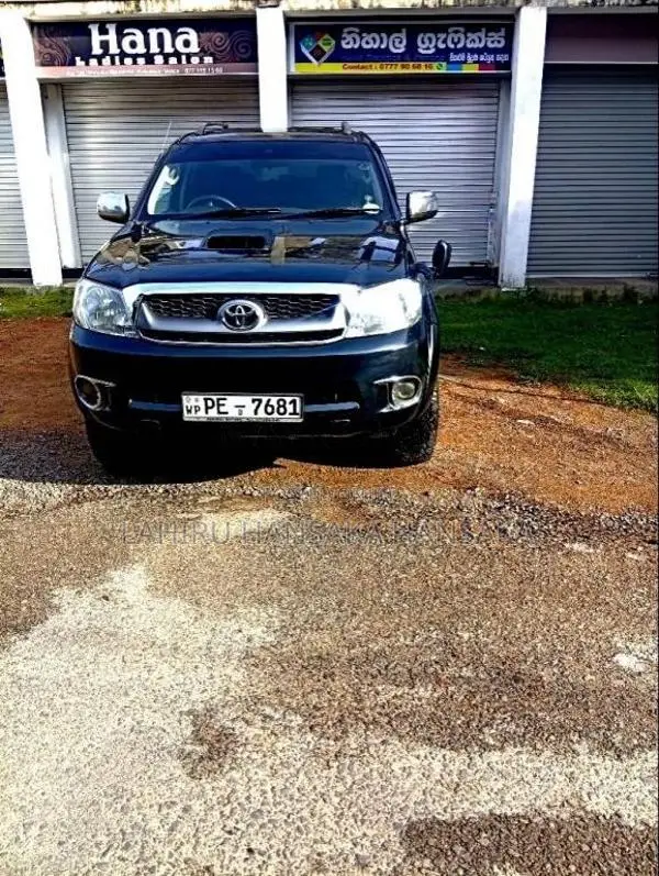 Toyota Hilux Vigo 2013 Pickup (Used)