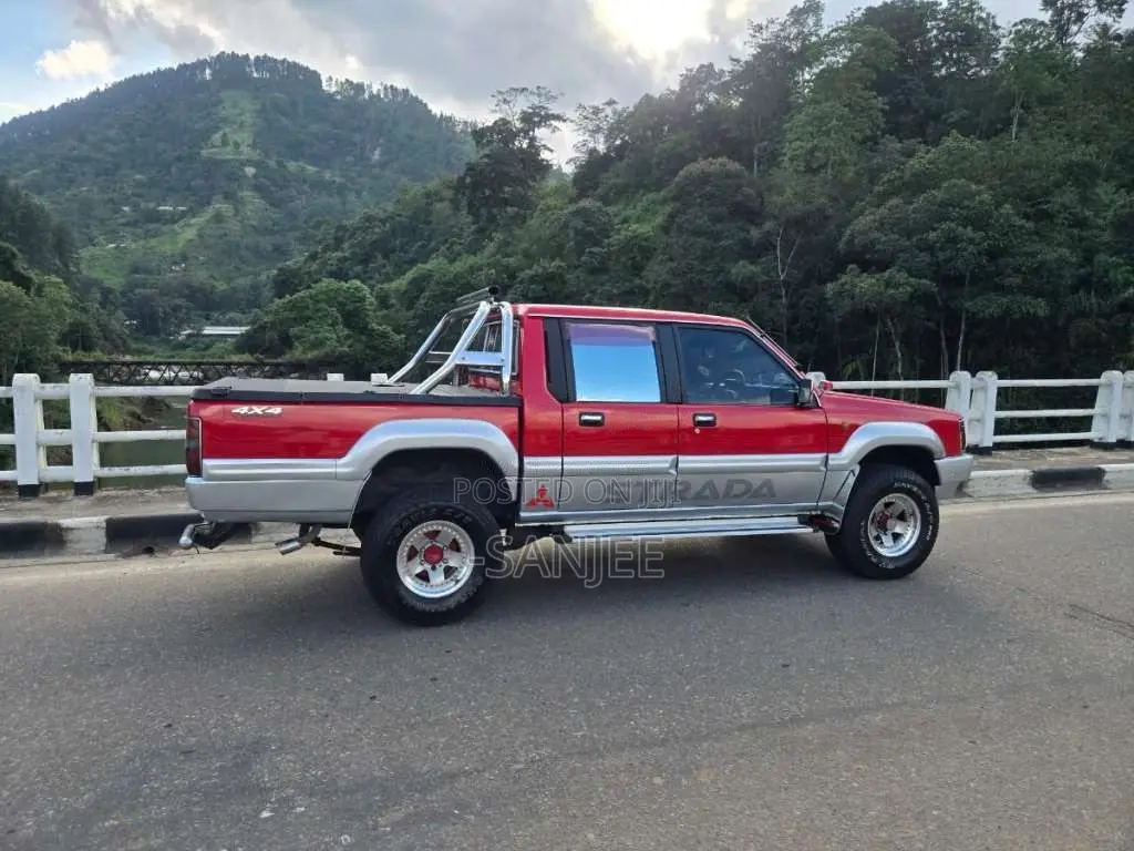 Mitsubishi L200 1989 Pickup (Used)