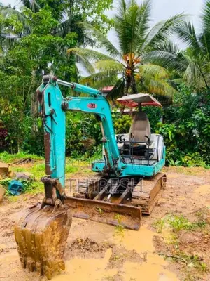 IHI Excavator 30J 2001 Heavy-Duty (Used)