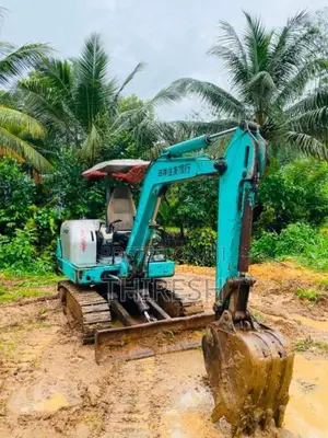 IHI Excavator 30J 2001 Heavy-Duty (Used)