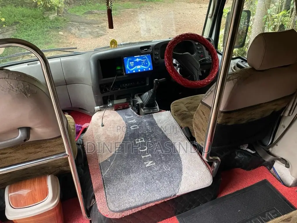 Mitsubishi Rosa 2011 Bus (Used)