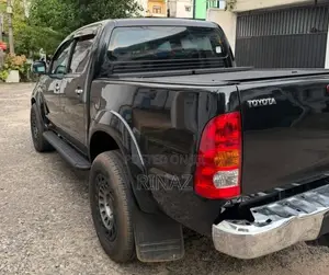 Toyota Hilux Invincible UK 2007 Pickup (Used)