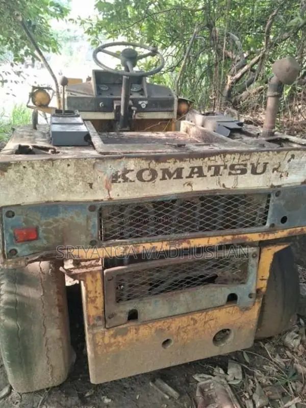 Komatsu WA 30-2 Wheel Loader 2007 Heavy-Duty (Used)
