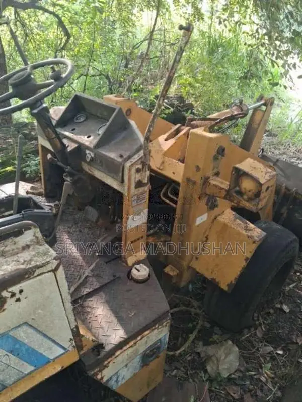 Komatsu WA 30-2 Wheel Loader 2007 Heavy-Duty (Used)