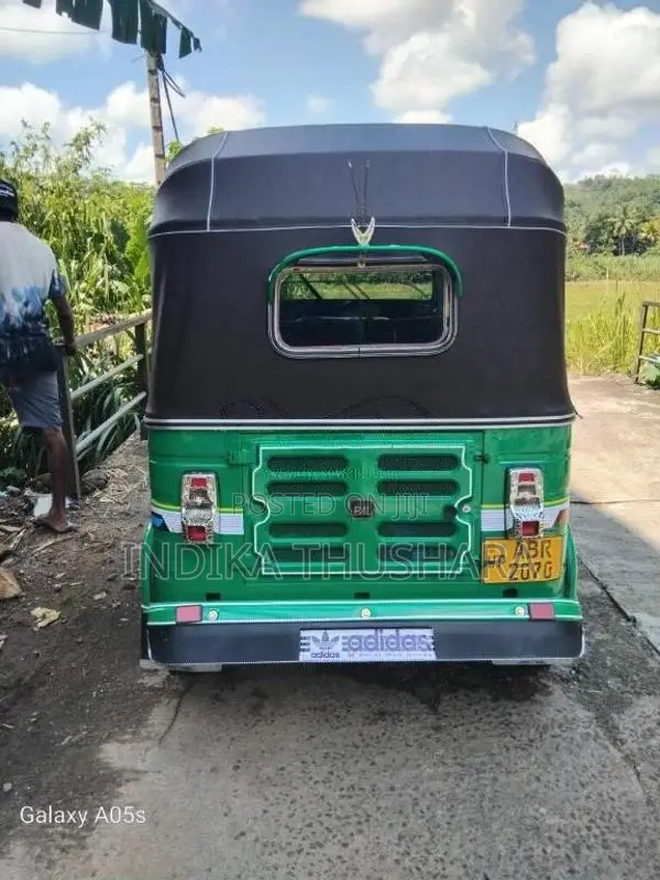 Bajaj 4 stroke 2018 Three Wheel (Used)