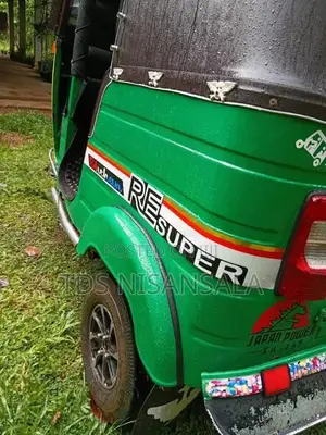 Bajaj 2 Stroke 2004 Three Wheel (Used)