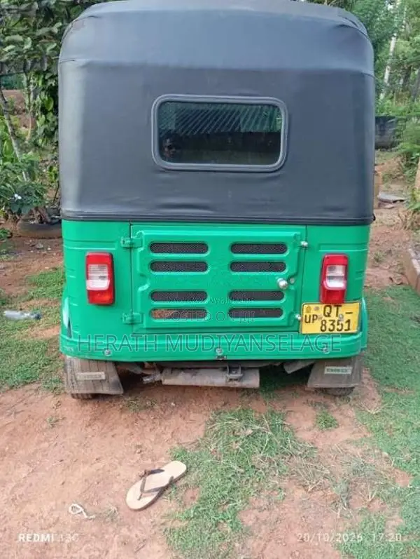 Bajaj 4 Stroke 2010 Three Wheel (Used)