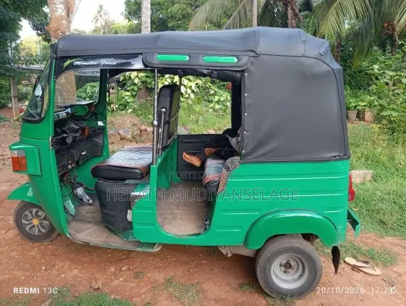 Bajaj 4 Stroke 2010 Three Wheel (Used)