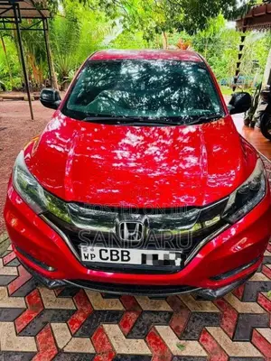 Honda Vezel Rs 2018 SUV (Used)