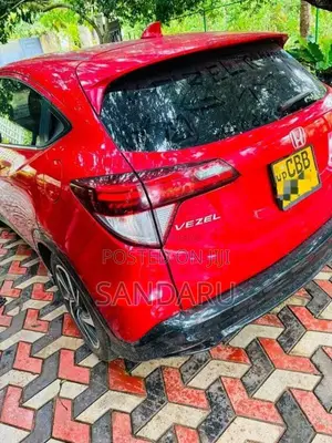 Honda Vezel Rs 2018 SUV (Used)