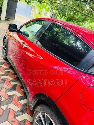 Honda Vezel Rs 2018 SUV (Used)