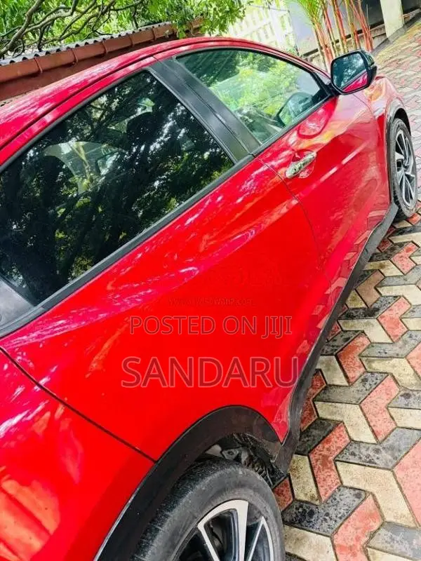 Honda Vezel Rs 2018 SUV (Used)