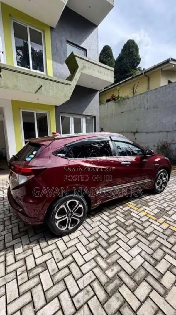 Honda Vezel 2014 SUV (Used)