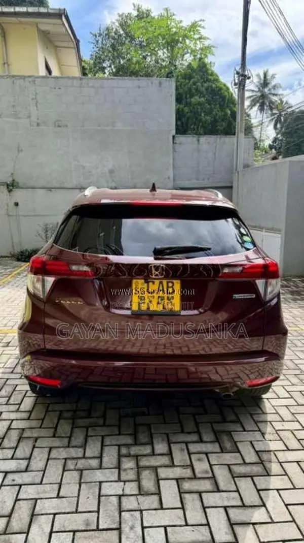 Honda Vezel 2014 SUV (Used)