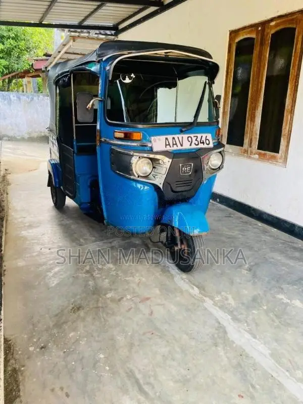 Bajaj 4 Stroke 2015 Three Wheel (Used)