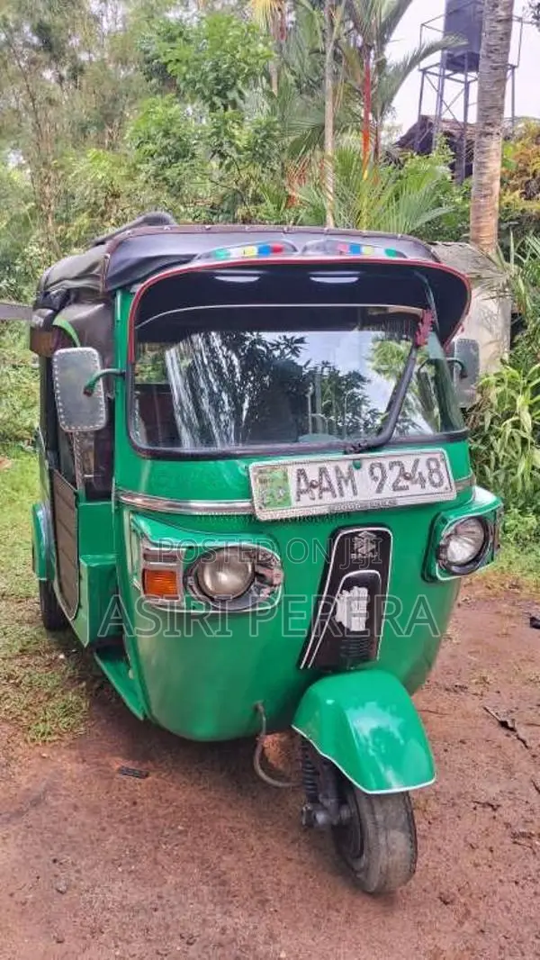 Bajaj 4 Stroke 2013 Three Wheel (Used)