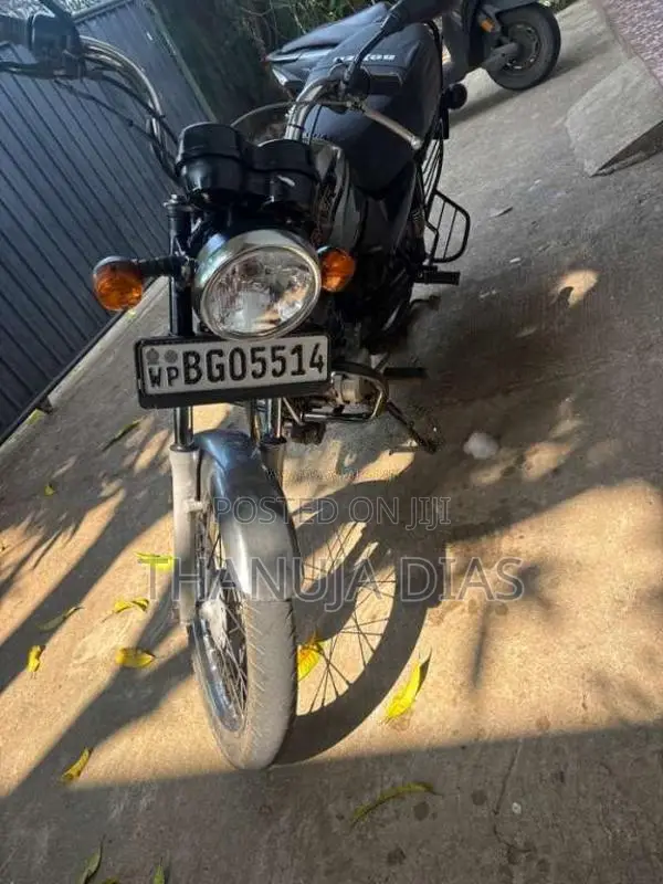 Bajaj Boxer 100 2018 Motorbike (Used)