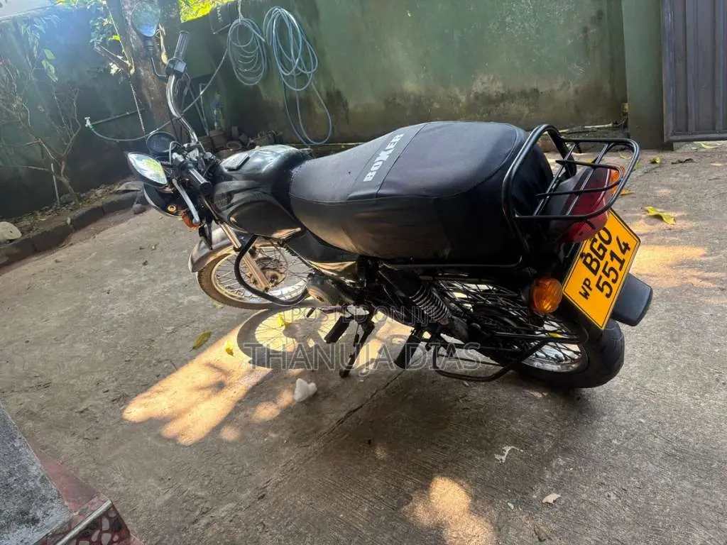 Bajaj Boxer 100 2018 Motorbike (Used)