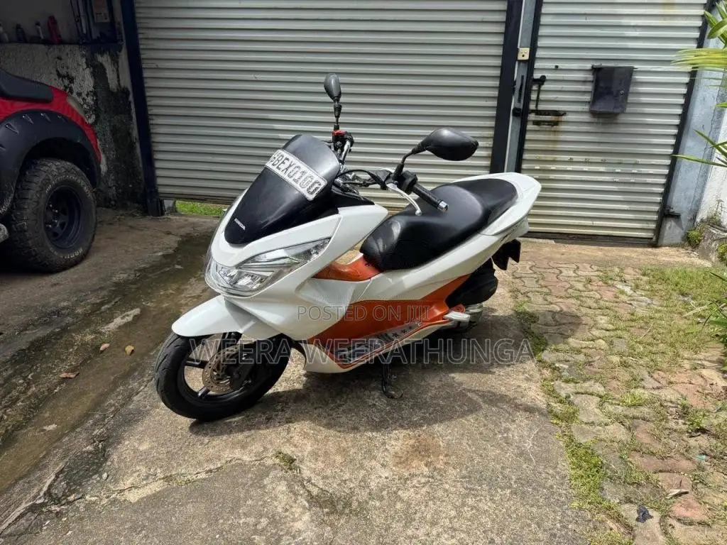 Honda Pcx 2016 Motorbike (Used)