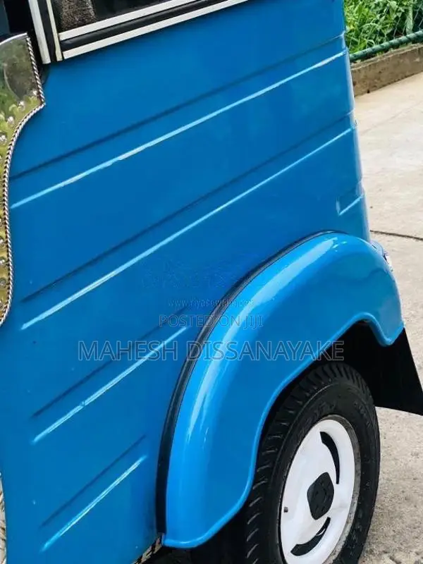 Bajaj 4 stroke 2010 Three Wheel (Used)