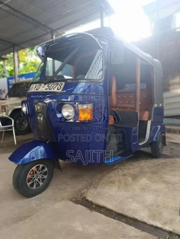 Bajaj 4 Stroke 2010 Three Wheel (Used)
