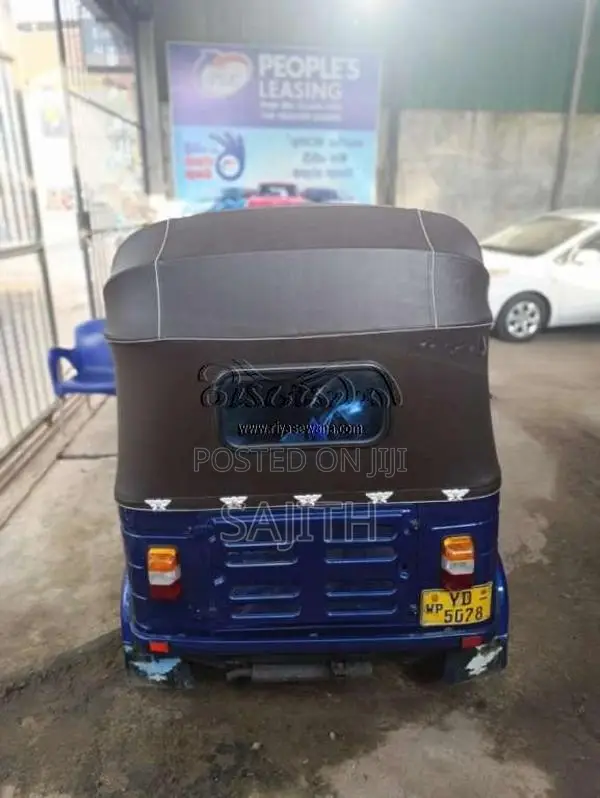 Bajaj 4 Stroke 2010 Three Wheel (Used)