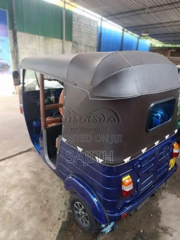 Bajaj 4 Stroke 2010 Three Wheel (Used)