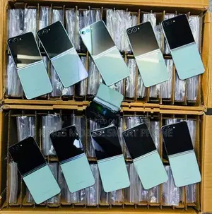 Samsung Galaxy Z Flip 6 5G 256GB (Used)