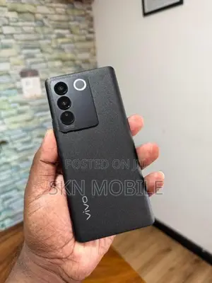Vivo V27 8GB 128GB 5G (Used)