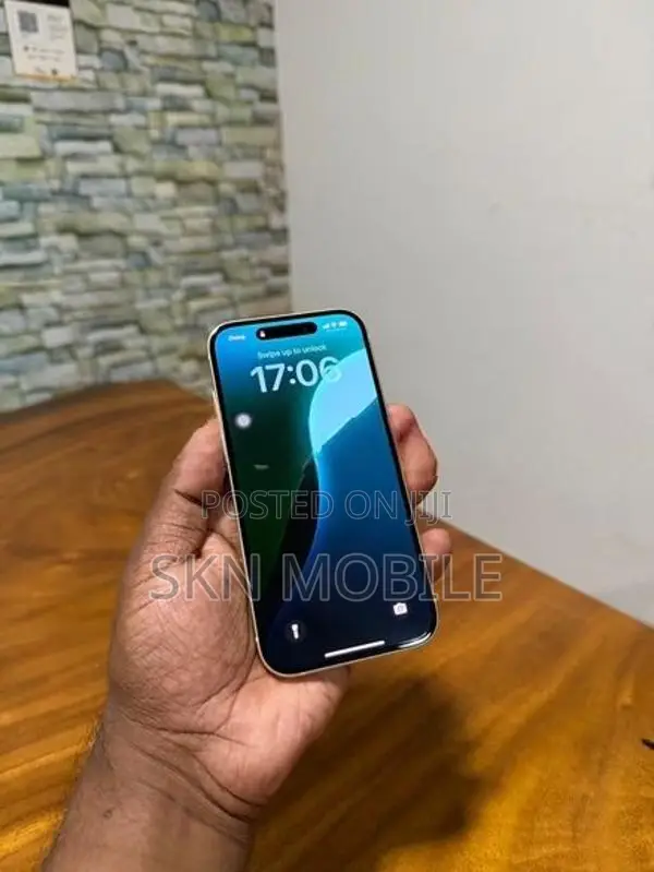 Apple iPhone 15 128GB (Used)