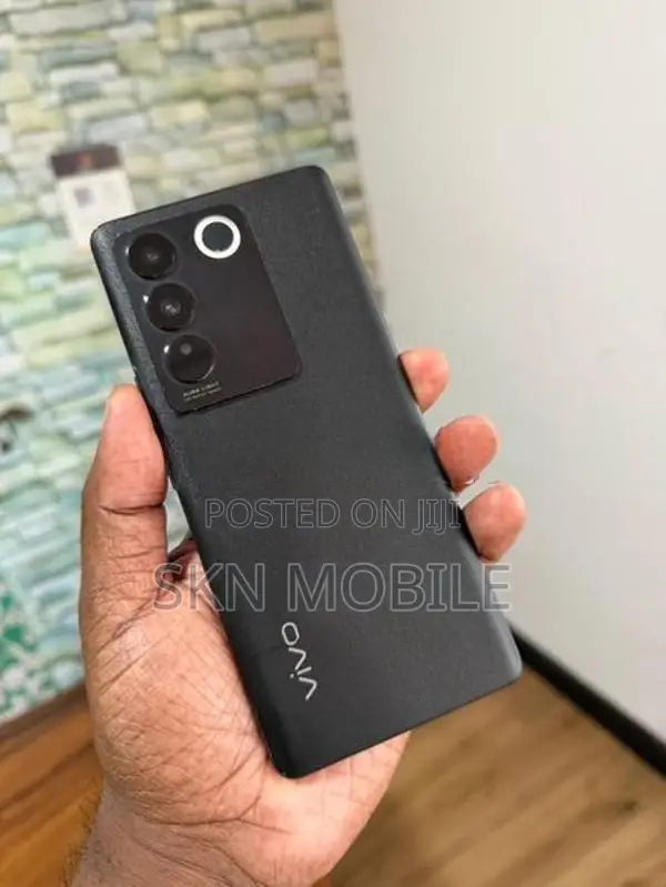 Vivo V27 5G 8GB 128GB (Used)