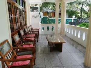 Grand 5-Bedroom House In Godagama