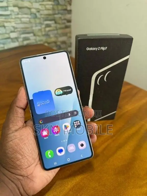 Samsung Galaxy Z Flip 7 12GB 512GB 5G (Used)