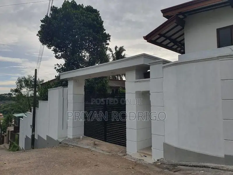 Ragama Facing Colombo North Medical Faculty 3 Buildings For Sale