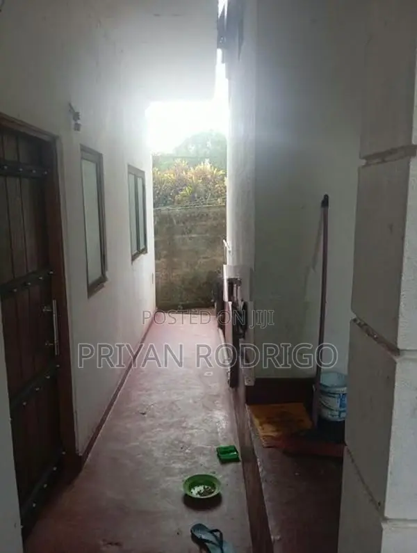 Ragama Facing Colombo North Medical Faculty 3 Buildings For Sale