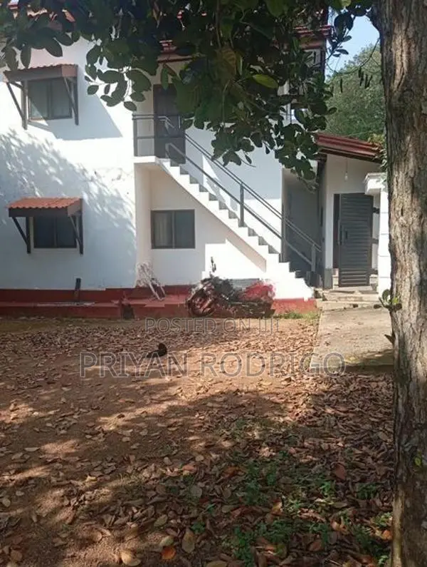 Ragama Facing Colombo North Medical Faculty 3 Buildings For Sale