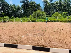 Kalagedihena නිස්කලංක පරිසරයක ජීවත් වීමට ඉඩමක්