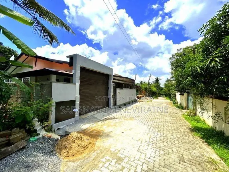 Brand New 3 Bedrooms House For Sale In Athurugiriya Habarakada