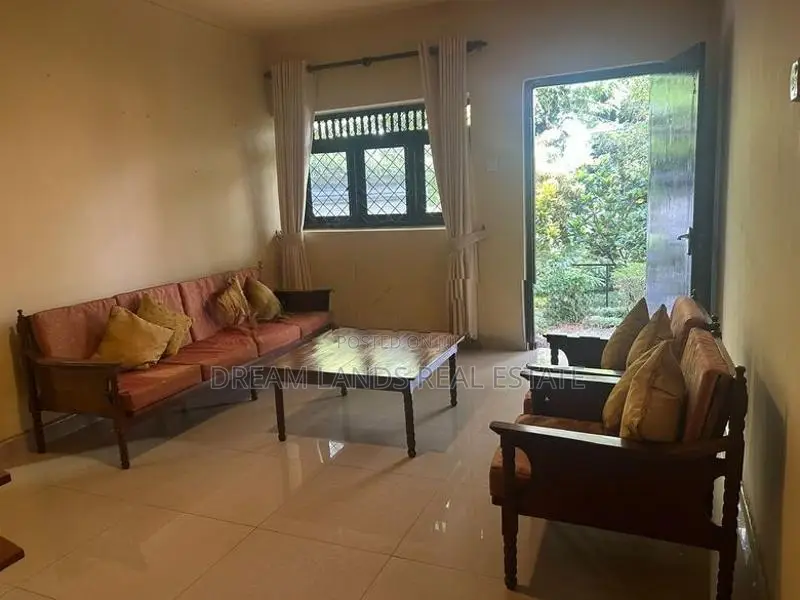 Furnished Upper floor for rent Dangolla kandy
