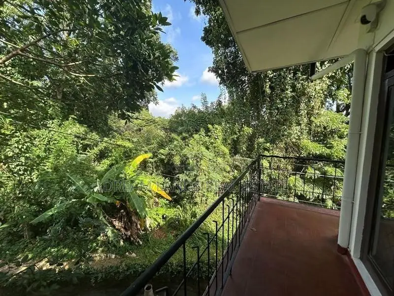 Furnished Upper floor for rent Dangolla kandy