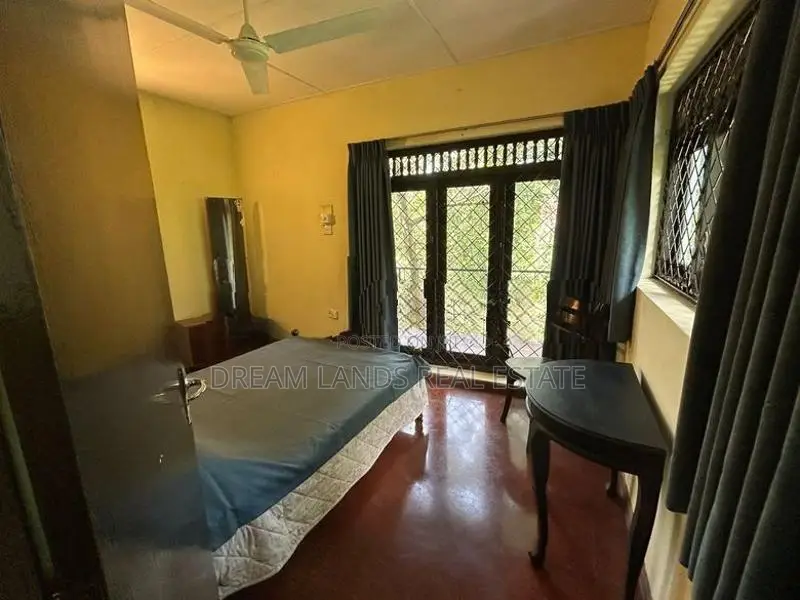 Furnished Upper floor for rent Dangolla kandy