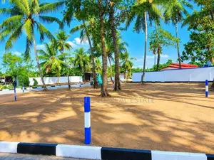 Kadawatha Town Land for Sale