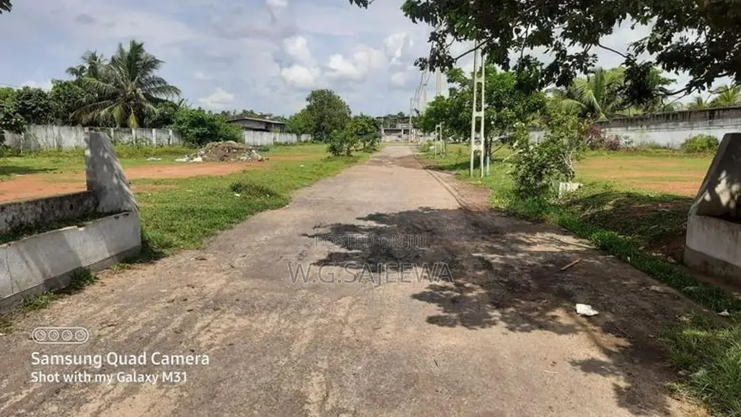 6 Perch Land for Sale Queens Avenue Ja-Ela