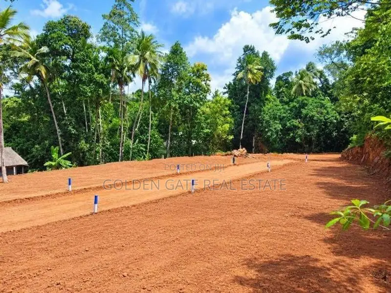 Best Land for Kadawatha Town