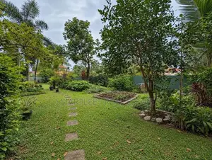Beautiful House with garden space - Kotte