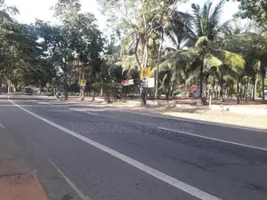 පදිංචියට ඉඩමක් අඹගස්වැව