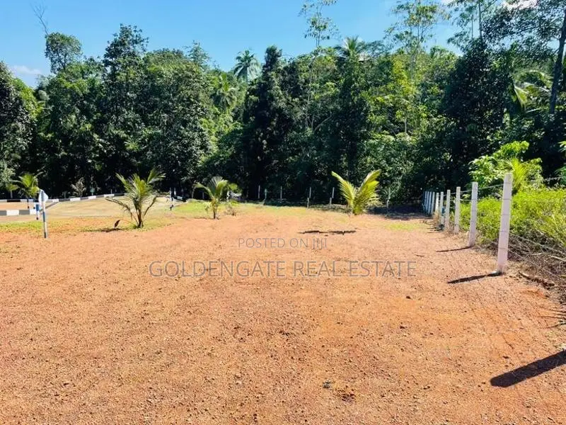 Kalagedihena Land for Sale