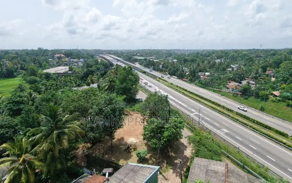 Prime Residential Land for Sale Near Kadawatha Town